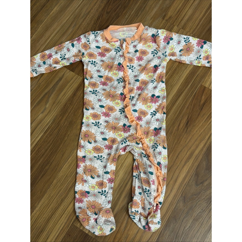 Milkberry Baby Girls 6-9 Months Daisy Print Ruffle Footie Sleeper Pajamas VGC